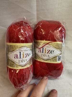 YARN LOT of 2 Knit Crochet Alize Diva Silky Effects Red 100% microfiber 766 yrds