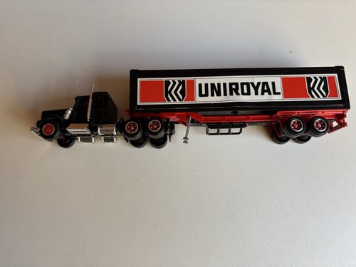 Majorette Kenworth LKW Night Hawk Schwarz 1:87 „Uniroyal“ - Bild 3 von 7