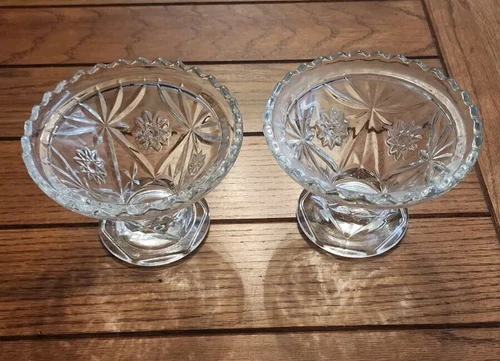 2 EAPC Vintage Star of David Clear Glass Vases With Scallop Rims