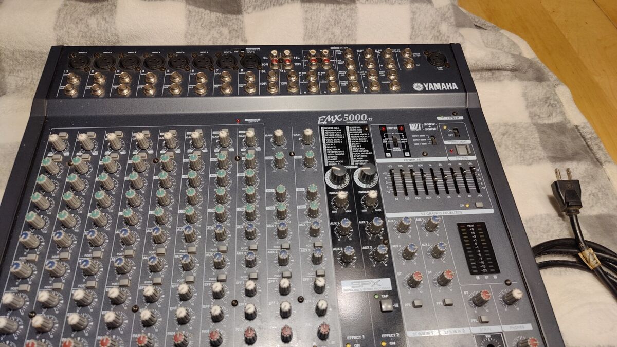 Yamaha EMX 5000-12 Channel Powered Mixer, Used in good Yamaha EMX 5000-12 Channel Powered Mixer, Used in good