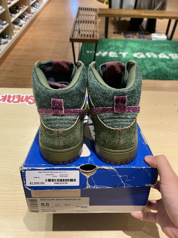 Size 9.5M/11W - Nike SB Dunk High Skunk 420 Sz 9.5 313171 Size 9.5M/11W - Nike SB Dunk High Skunk 420 Sz 9.5 313171