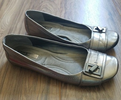 nine west metallic flats