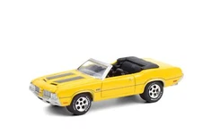 1970 OLDSMOBILE 442 CONVERTIBLE 1/64 scale DIECAST CAR GREENLIGHT 37220C/48