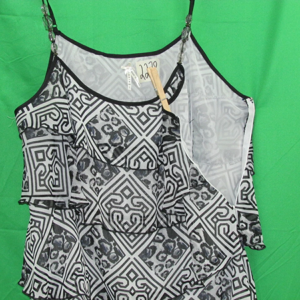 Top Lapislázuli Mujer, Tirantes Espagueti, Talla L, Estampado Blanco y Negro con Volantes  Foto 3 de 4