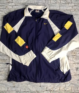 corta vento nike roxo