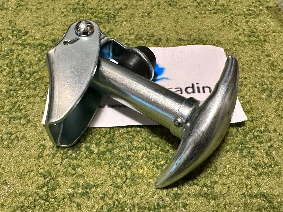 Toyota Genuine Land Cruiser FJ40 FJ45 BJ40 Hood Latch Bonnet Catch Lock Pair OEM - Image 3 of 4