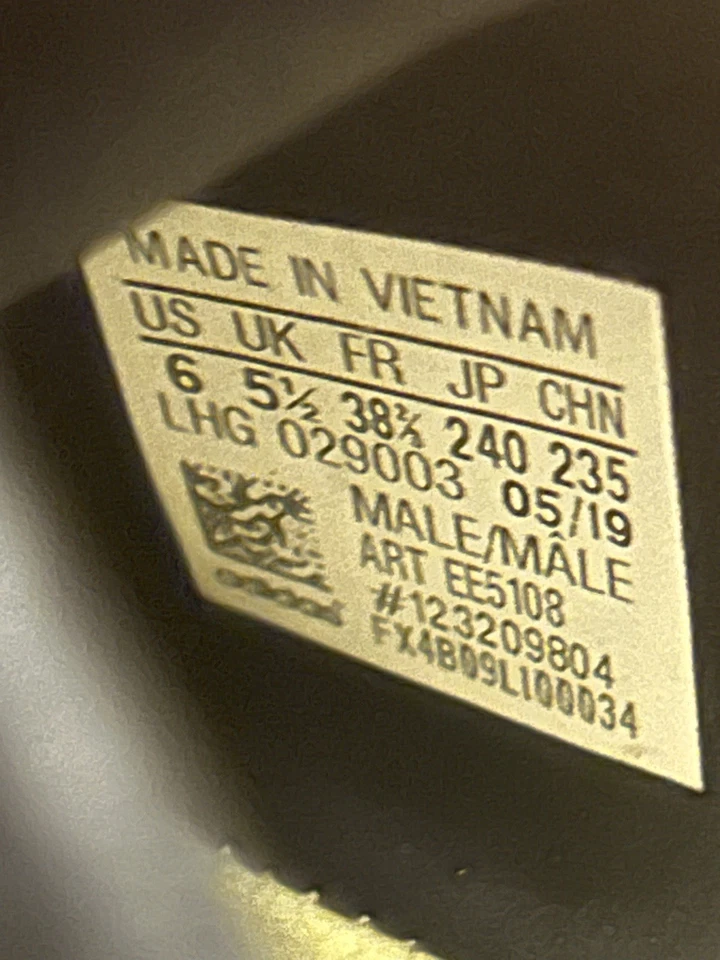 adidas NMD R1 Legend Ink Hi-Res Yellow White EE5108 Men’s size 6 - Image 3 of 4