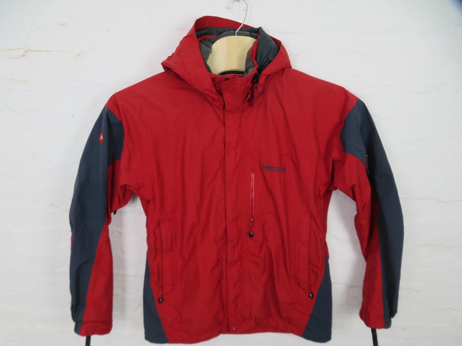 Marmot Ski Jacket Mens Medium Red Hooded Full Zip Snow Skiing Waterproof