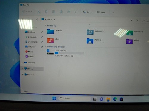 Microsoft Surface Pro 1796 12.3" Core i5-7300U 2.60GHz 8GB 256GB SSD W11 (A9074) - Picture 3 of 9