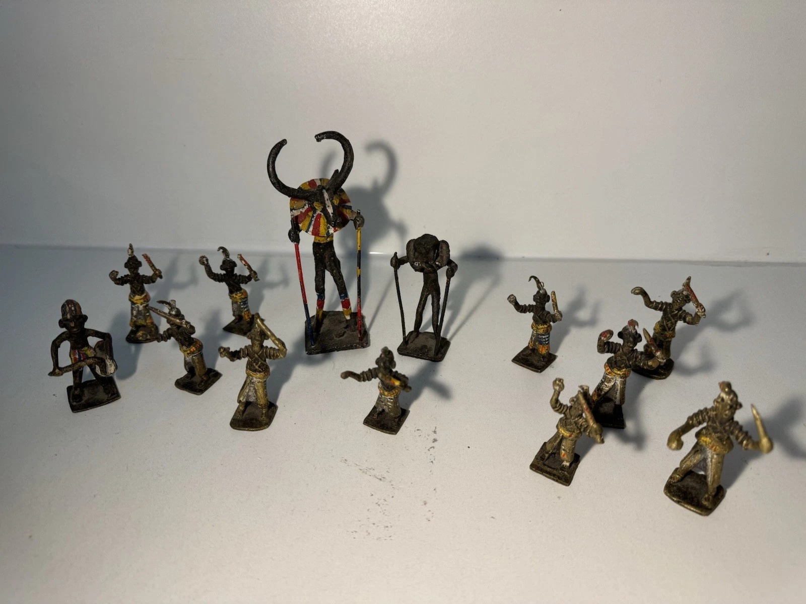 Lot De Statuettes Africaine En Métal