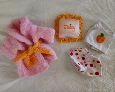 ROPA MUÑECA GROOVY NIÑAS GROOVY EQUIPO CONJUNTO JUGOSO JAMMIES. ¡COMPLETO! NUEVO ESTADO.