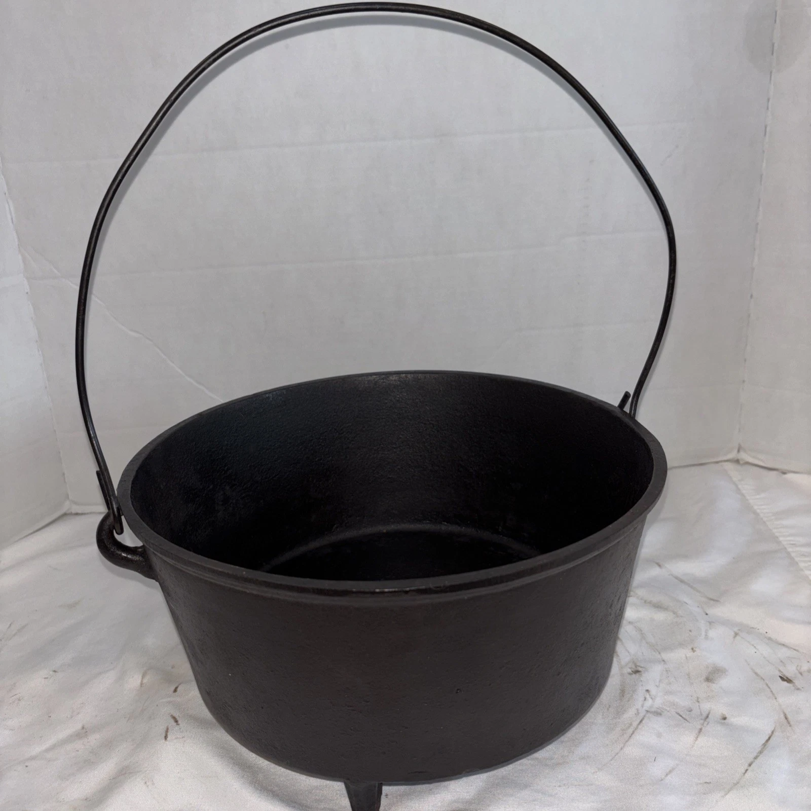 1800s RESTORED #11 D 4qt Cast Iron Dutch Oven No Lid~ Gate Mark SEASONED
