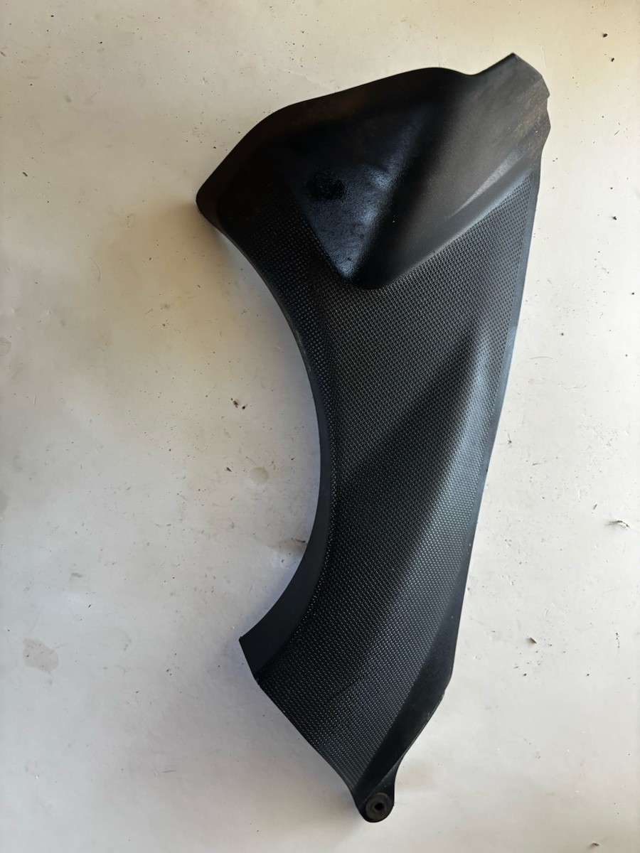07-08 Kawasaki Ninja ZX6r Right Ram Air Duct Cover Air Duct Cover