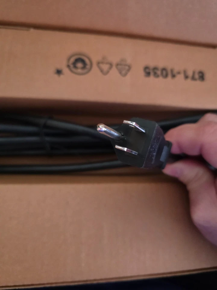 APC Rack Mount PDU, Basic 100V-120V/15A, (10) Outlets, AP9562 - Image 2 of 2