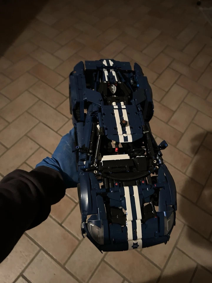 LEGO Technic 42154 2022 Ford GT, foto 3 di 3