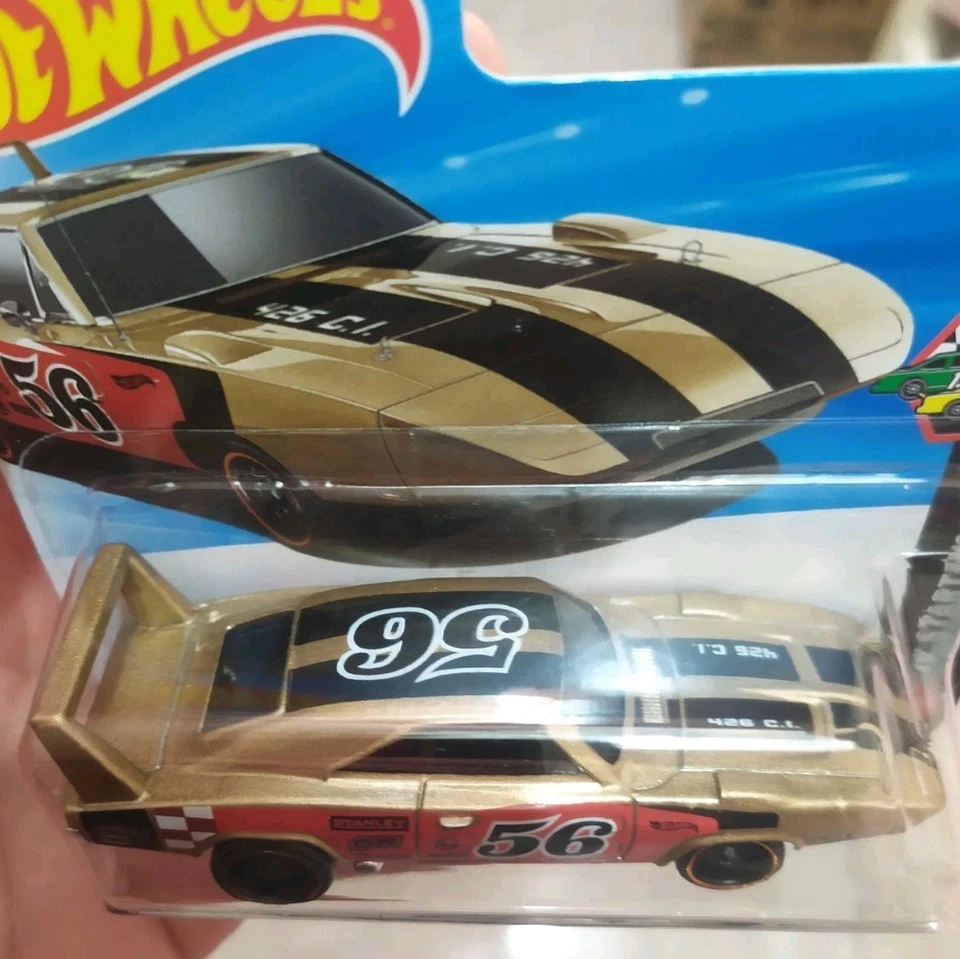 Hot Wheels 2026 '69 Dodge Charger Daytona 1:64 Case A - Immagine 3 di 4