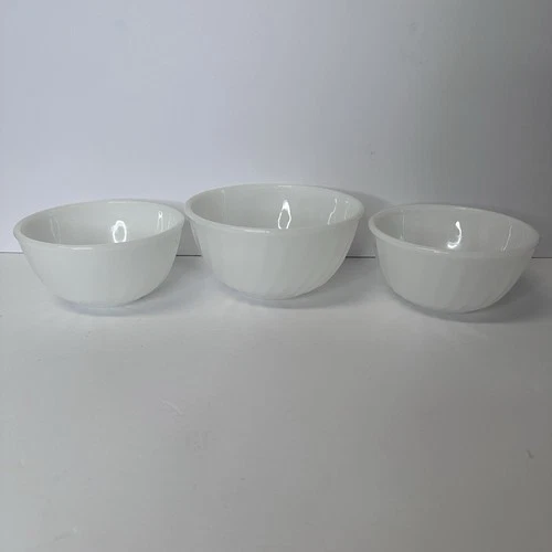 Vtg Fire King Oven Ware White Swirl Shell 3 Nesting Bowl Set 6” 6" 7" Milk Glass
