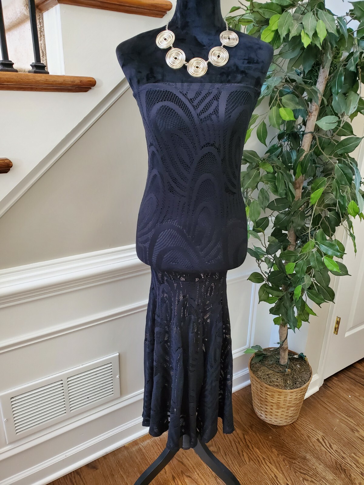 Boutique Style Solid Black Nylon Off The Shoulder… - image 11