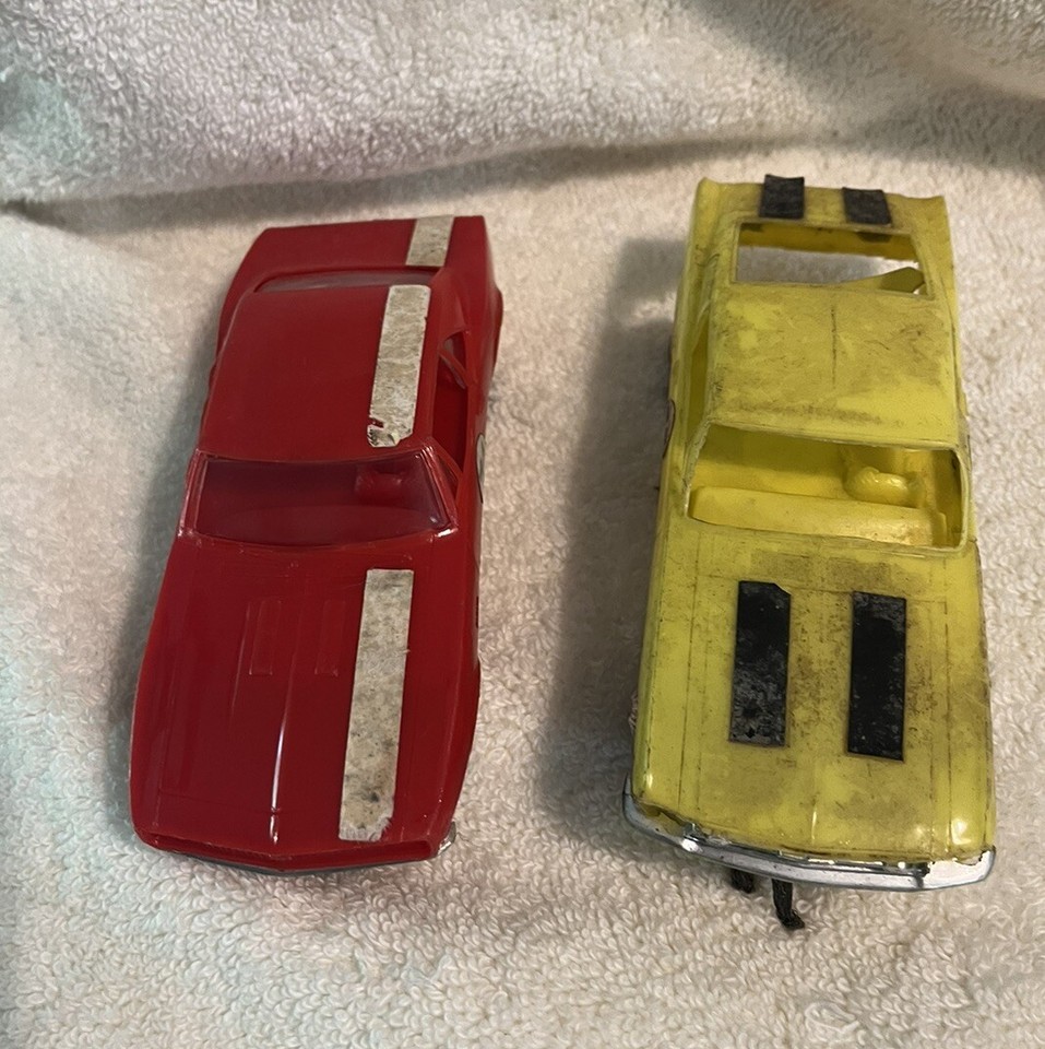 2Vintage Revell Slot Cars Yellow Mustang And Red Camaro F8243