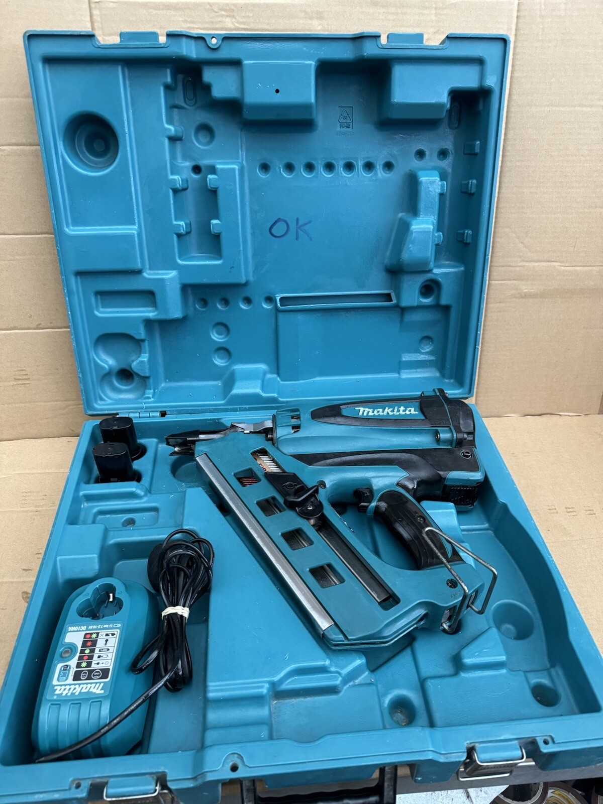 Makita GN900SE Cordless Gas Framing Nail Gun First Fix 88381097543 eBay
