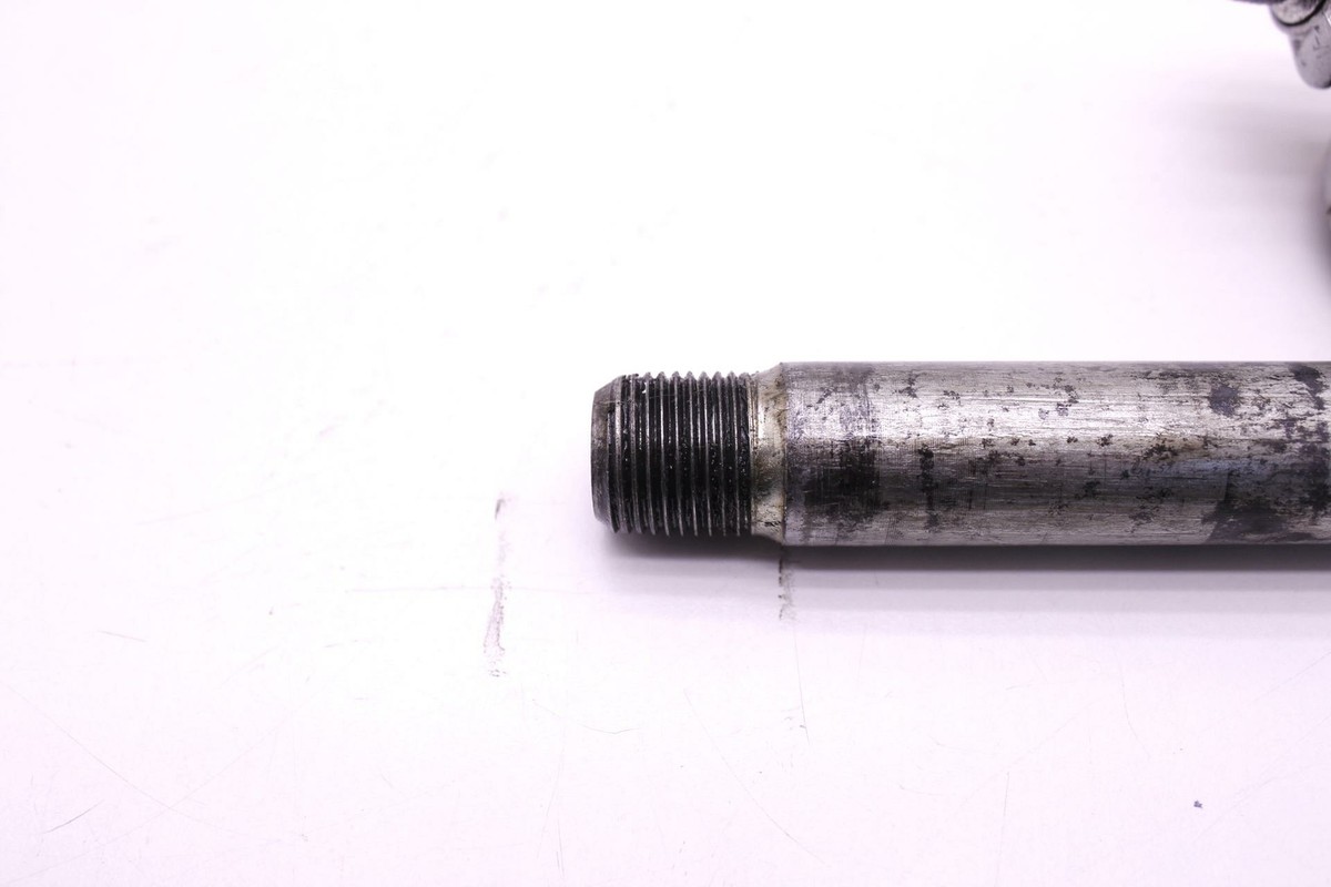 95 KAWASAKI NINJA ZX6R OEM FRONT REAR AXLE SET R9.BX30 | eBay