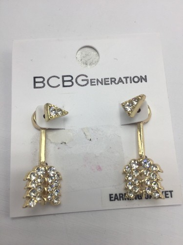 Chaquetas pendientes con cristales BCB45 $15 Bcbgeneration tono dorado - Imagen 4 de 5