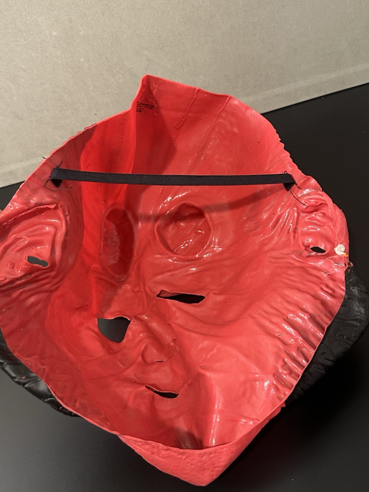 Hellboy Cosplay Mask Vynil - image 5