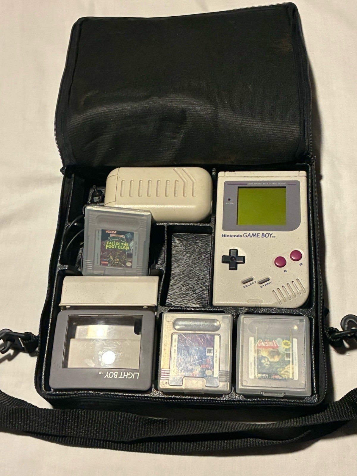 Nintendo Game Boy (Model DMG-01) Carrying Case with 7 Games and Accessories Lot