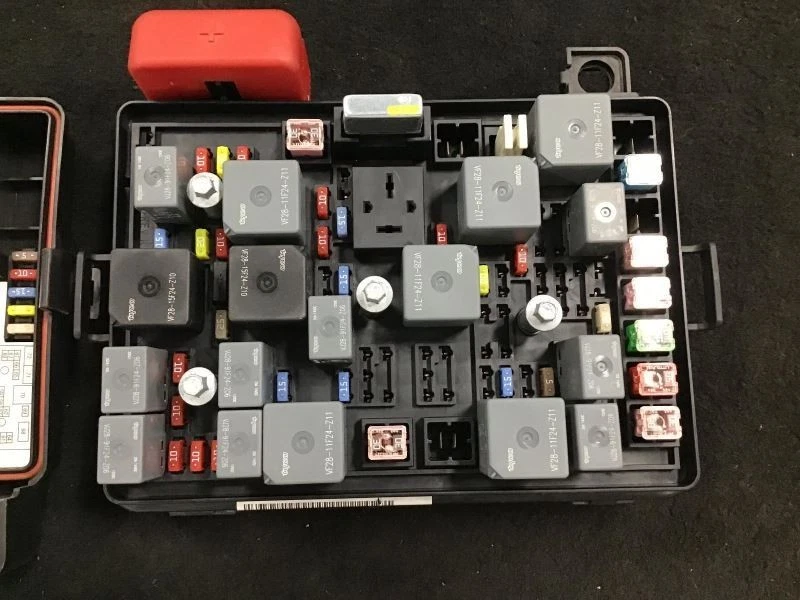 Fuse Box Engine Without Vertical Driver Seat Adjustment Fits 07 SKY 450543 Foto 4 de 4
