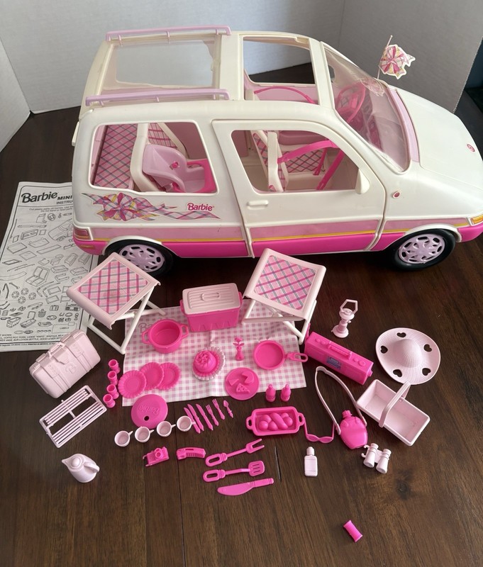 Vintage 1995 Mattle Barbie Picnic Pink Caravan Mini Van #13185 Near Complete