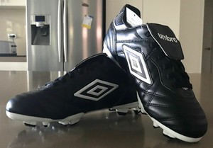 umbro junior football boots