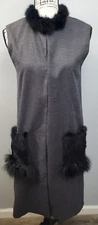 Wear & Flair Cardigan Vest Women's Gray Faux Furr Pockets Crew Neck Hook & Eye