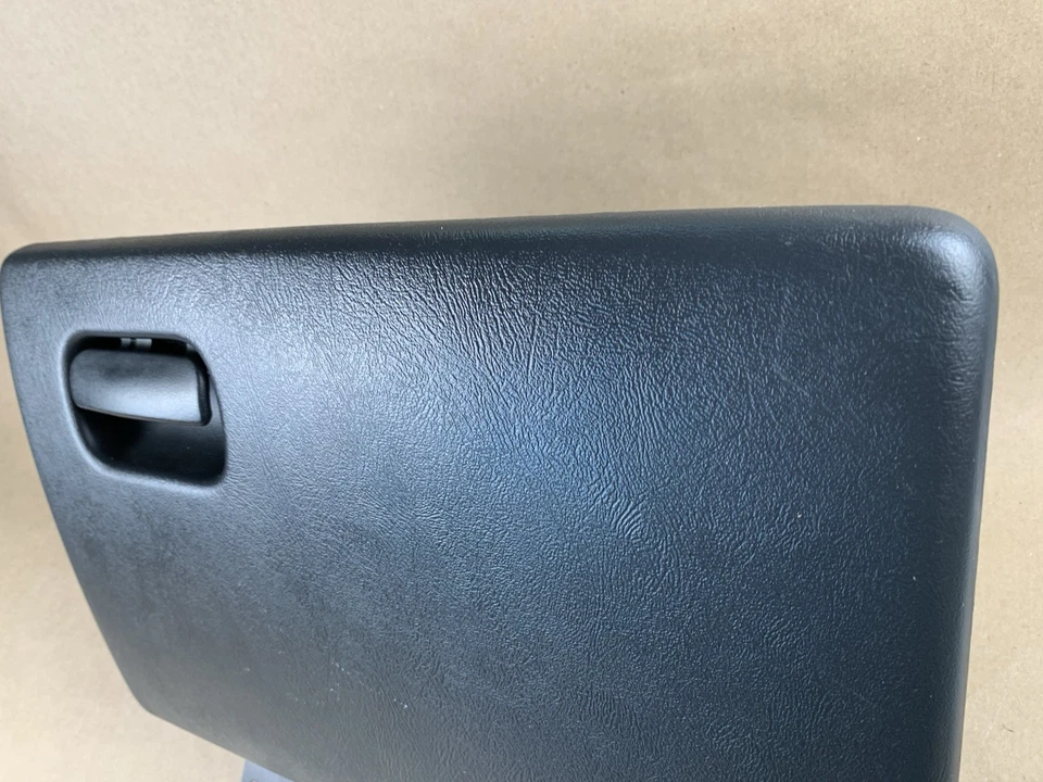 Chevrolet S10 Blazer GMC Sonoma Jimmy 1998-2005 OEM guantera puerta gris oscuro Foto 2 de 4