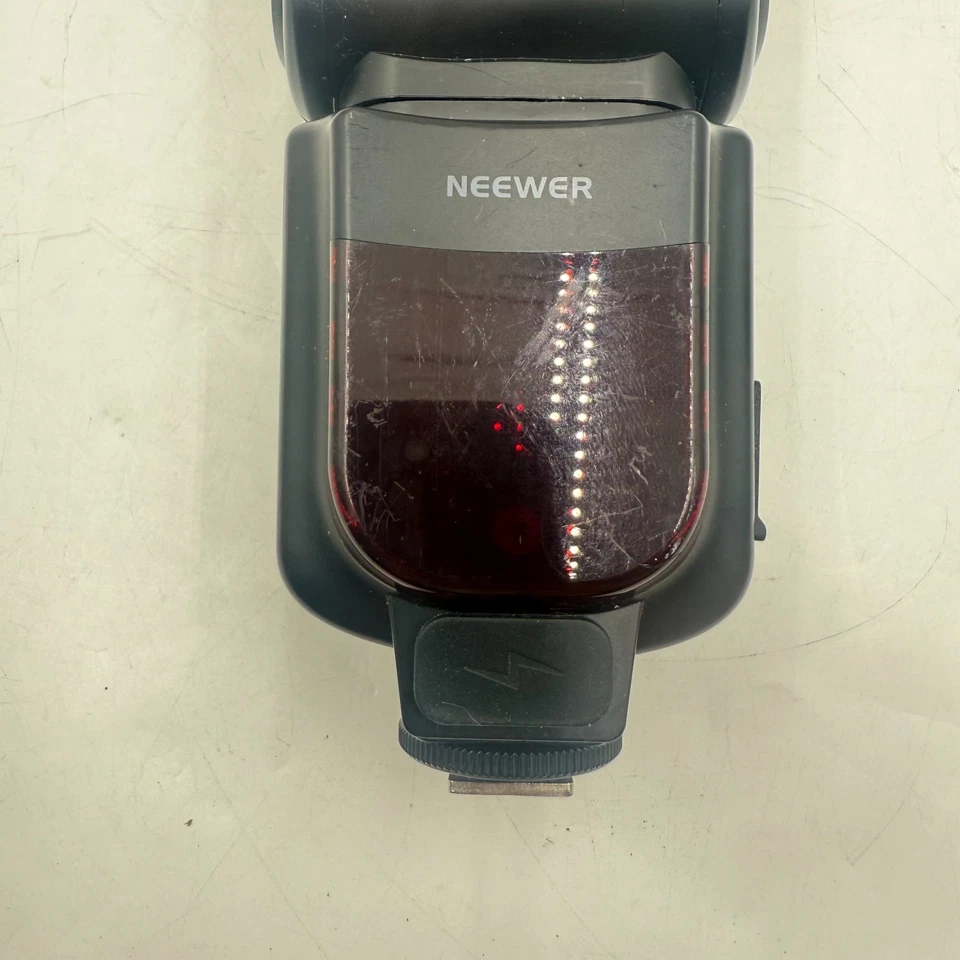 NEEWER Upgraded NW645II TTL Flash Speedlite Black Compatible For D4 D5 D6 D90 - Image 3 of 4