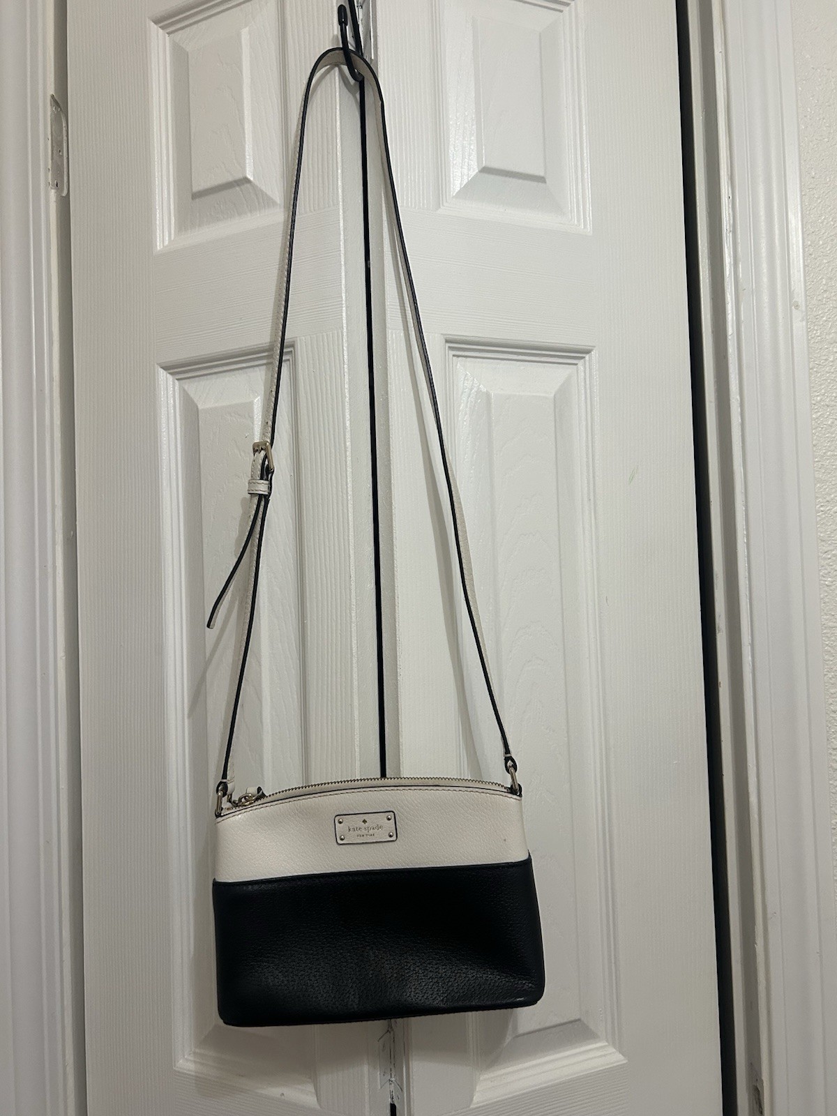Kate Spade New York Black/White Colorblock Crossbody Zip Bag Gold Logo