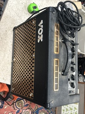 Vox Valvetronix AD30VT Combo Guitar Amplifier 30W Modeling 2-Ch 8 Ohm