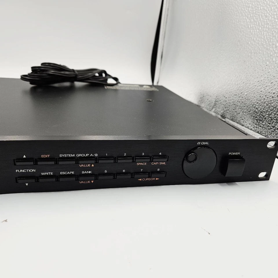 Roland GP-16 Digital Guitar Effects Processor MIDI LCD Display 16 Effects - Image 4 of 4