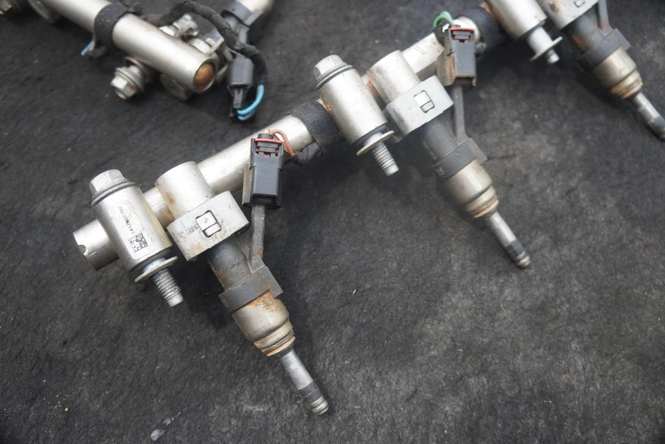 High Pressure Fuel Injection Rail Pipe 8 Injector Set Chevrolet Corvette C7 - Image 4 of 4