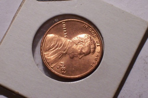 1982-D @ *Unc.* Large date Zink Lincoln Mem. Penny {From roll) - 第 3/4 張圖片