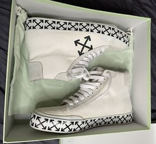 Off-White VULCANISED ARROW MID TOP