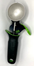 Good Cook  Ice Cream Scoop Black/Green Handle