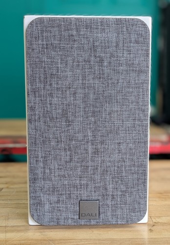 DALI Oberon 1 Compact Bookshelf Speakers (Pair) - Picture 4 of 10