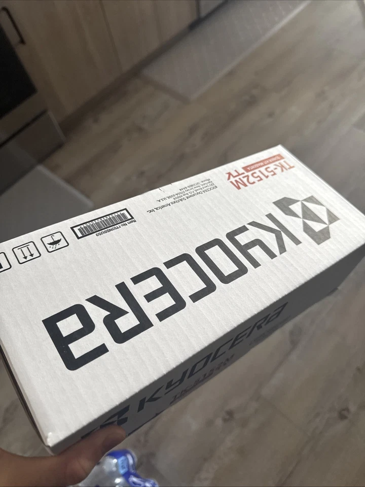 Kit de tóner magenta Kyocera Tk5152m Foto 2 de 3