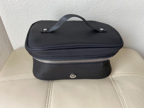 LULULEMON: Travel Toiletry Bag - 3.5L - BLACK