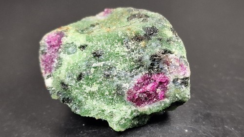 Rubin im Chromzoisit 💥 UV 34,4mm Mundarara ⚒️ Tansania 🇹🇿 Kristalle Crystals - Bild 7 von 12