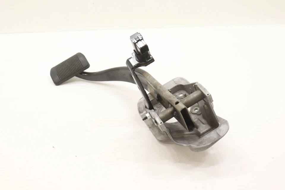 2014-2025 Dodge Durango pedal de freno con soporte OEM 68303341AC Foto 3 de 4