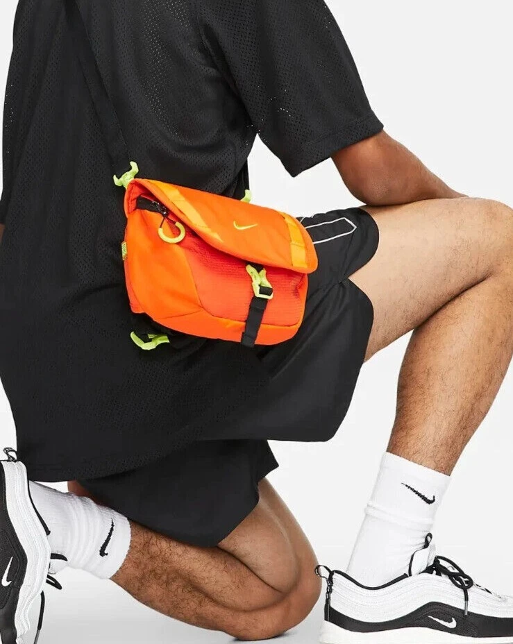 Nike hip pack deals