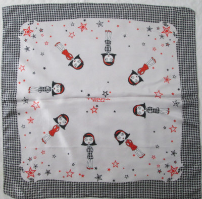 Foulard Carré Vintage En Soie - Dimensions 67x67 Cm - Couleur Verte - Occasion En Bon état