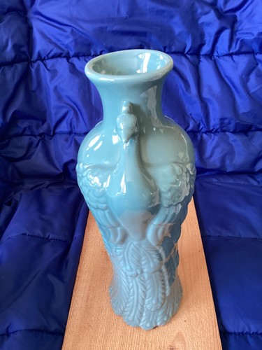 Gisela Graham London 12 inch tall Blue Peacock Vase - Picture 2 of 9