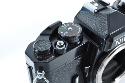 Excellent+] Nikon FE Black 35mm SLR Film Camera Body Japan 10519_2